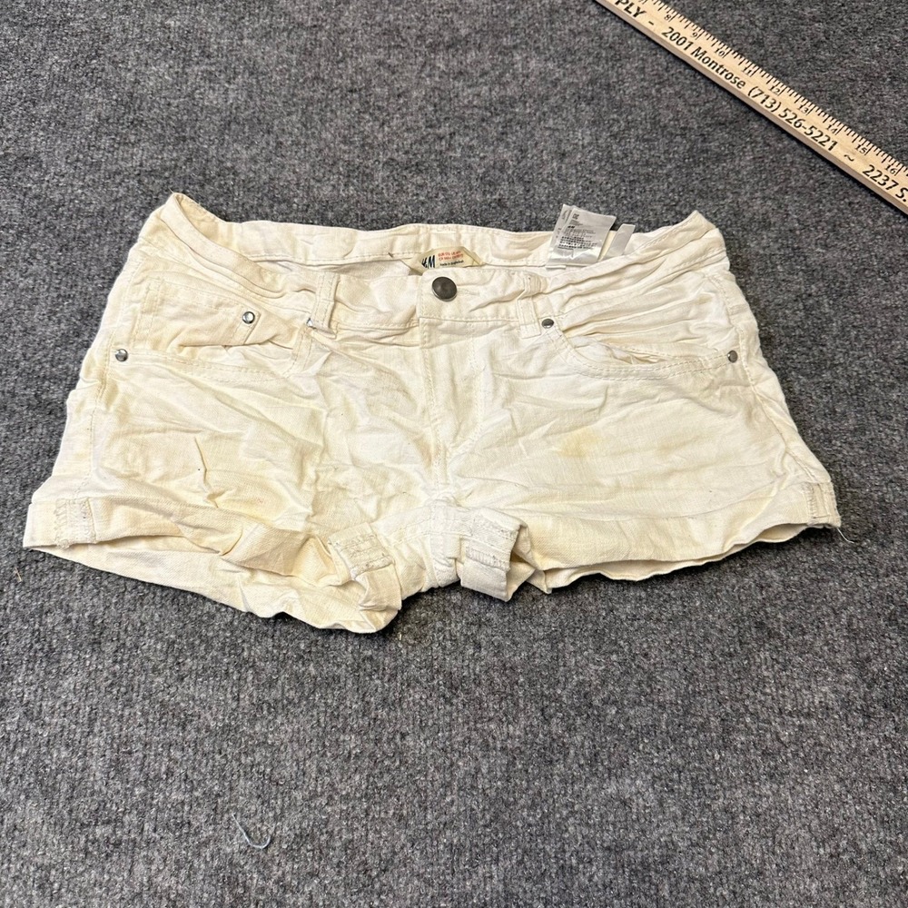 H&M Shorts Womens Size 6 Off-White Cotton Low Rise Casual Denim Mini Stained